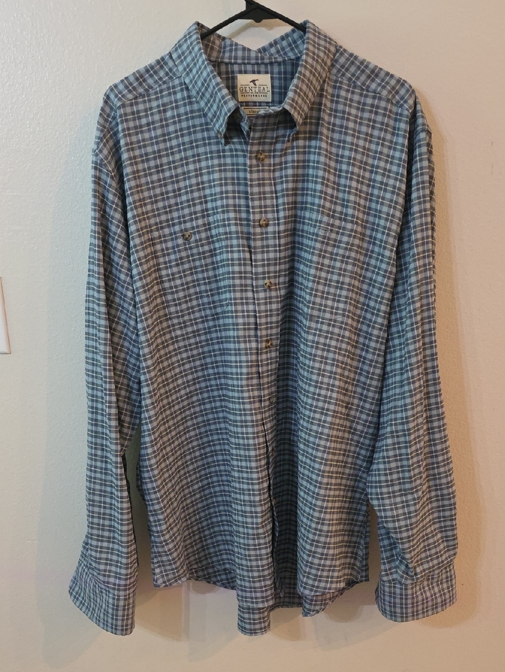 Genteal Men's Blue Plaid Button-Down Shirt